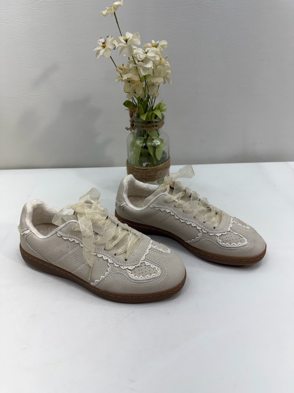Cushionaire sneakers